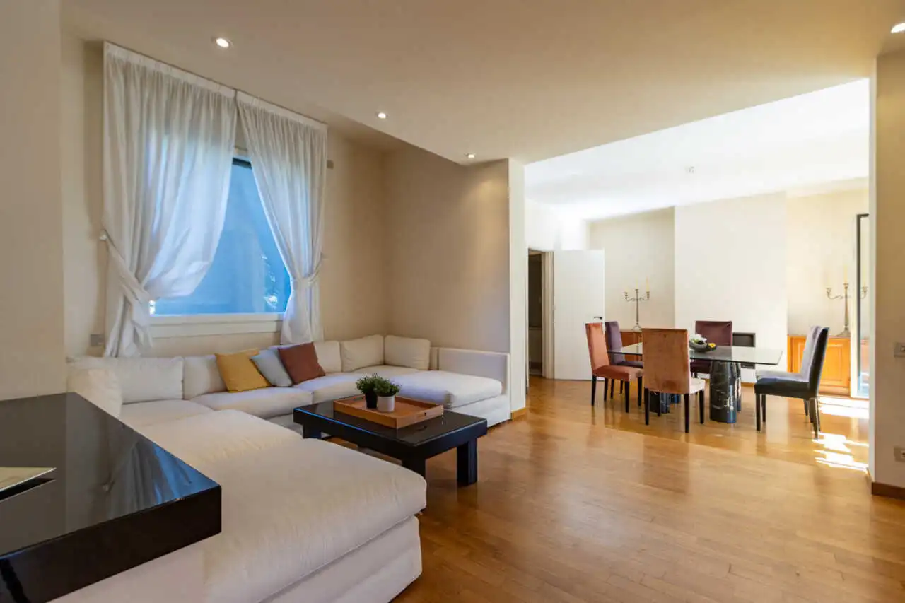 in-vendita-villa-a-schiera-a-lesmo-contesto-esclusivo-con-servizi-riservati-ai-residenti-immobiliare-milano-e-brianza-casa&style (12)