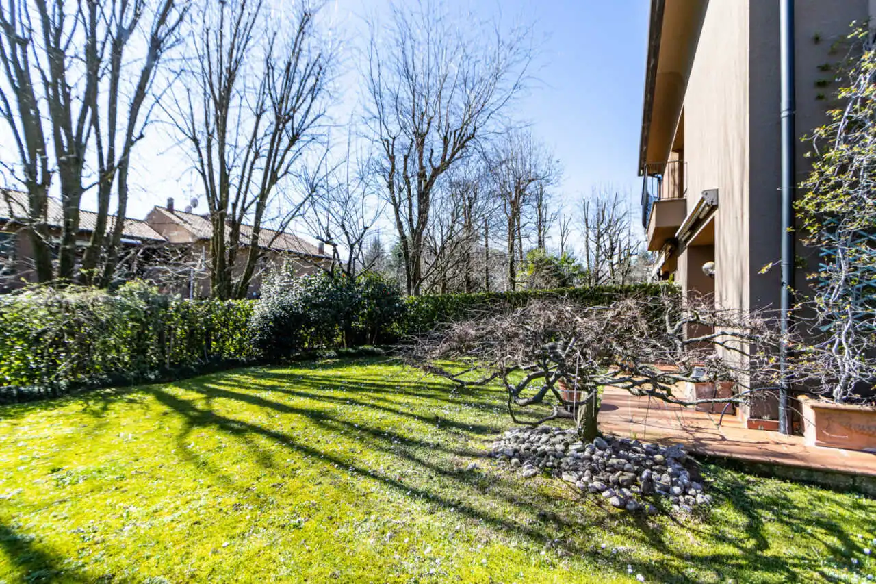 in-vendita-villa-a-schiera-a-lesmo-contesto-esclusivo-con-servizi-riservati-ai-residenti-immobiliare-milano-e-brianza-casa&style (19)