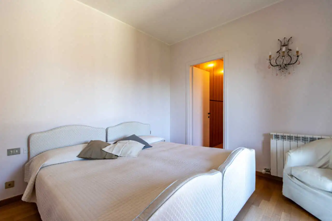 in-vendita-villa-a-schiera-a-lesmo-contesto-esclusivo-con-servizi-riservati-ai-residenti-immobiliare-milano-e-brianza-casa&style (24)