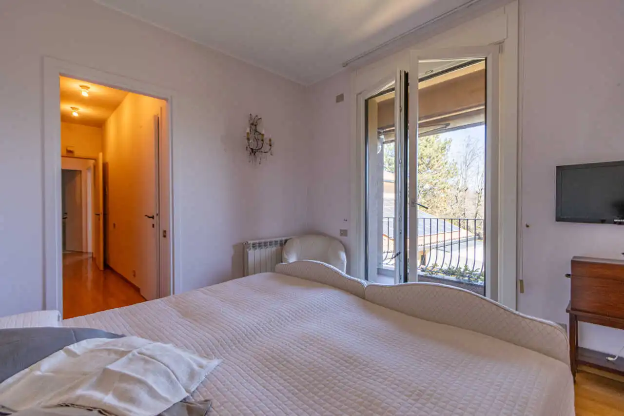 in-vendita-villa-a-schiera-a-lesmo-contesto-esclusivo-con-servizi-riservati-ai-residenti-immobiliare-milano-e-brianza-casa&style (25)