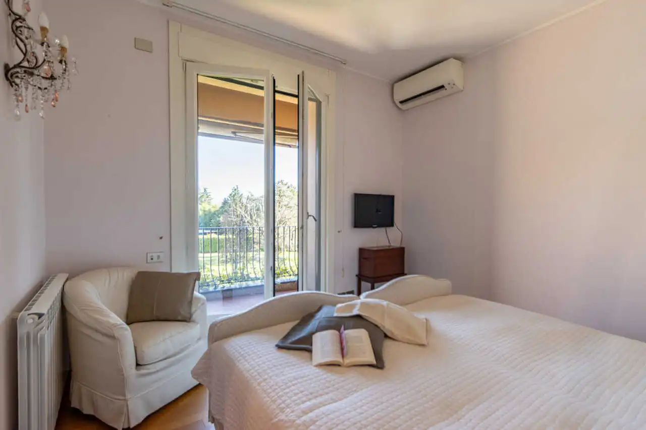 in-vendita-villa-a-schiera-a-lesmo-contesto-esclusivo-con-servizi-riservati-ai-residenti-immobiliare-milano-e-brianza-casa&style (26)