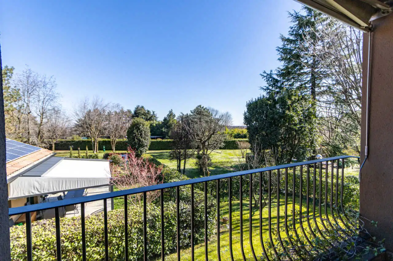 in-vendita-villa-a-schiera-a-lesmo-contesto-esclusivo-con-servizi-riservati-ai-residenti-immobiliare-milano-e-brianza-casa&style (28)