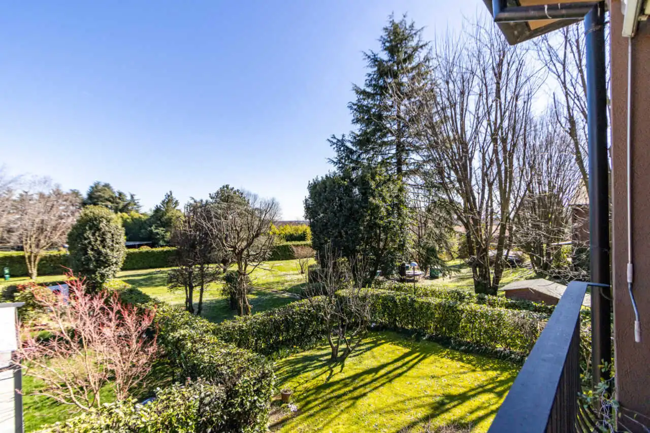 in-vendita-villa-a-schiera-a-lesmo-contesto-esclusivo-con-servizi-riservati-ai-residenti-immobiliare-milano-e-brianza-casa&style (29)