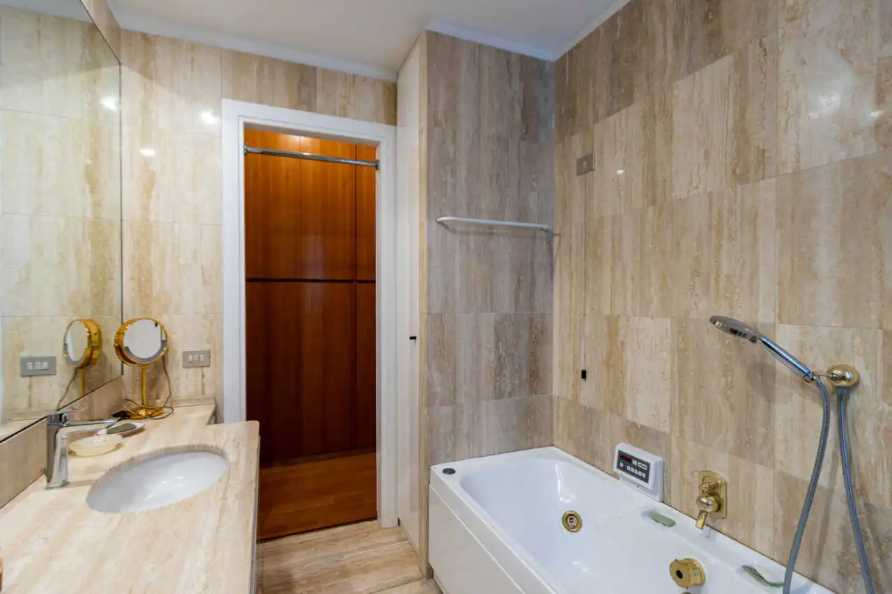in-vendita-villa-a-schiera-a-lesmo-contesto-esclusivo-con-servizi-riservati-ai-residenti-immobiliare-milano-e-brianza-casa&style (32)