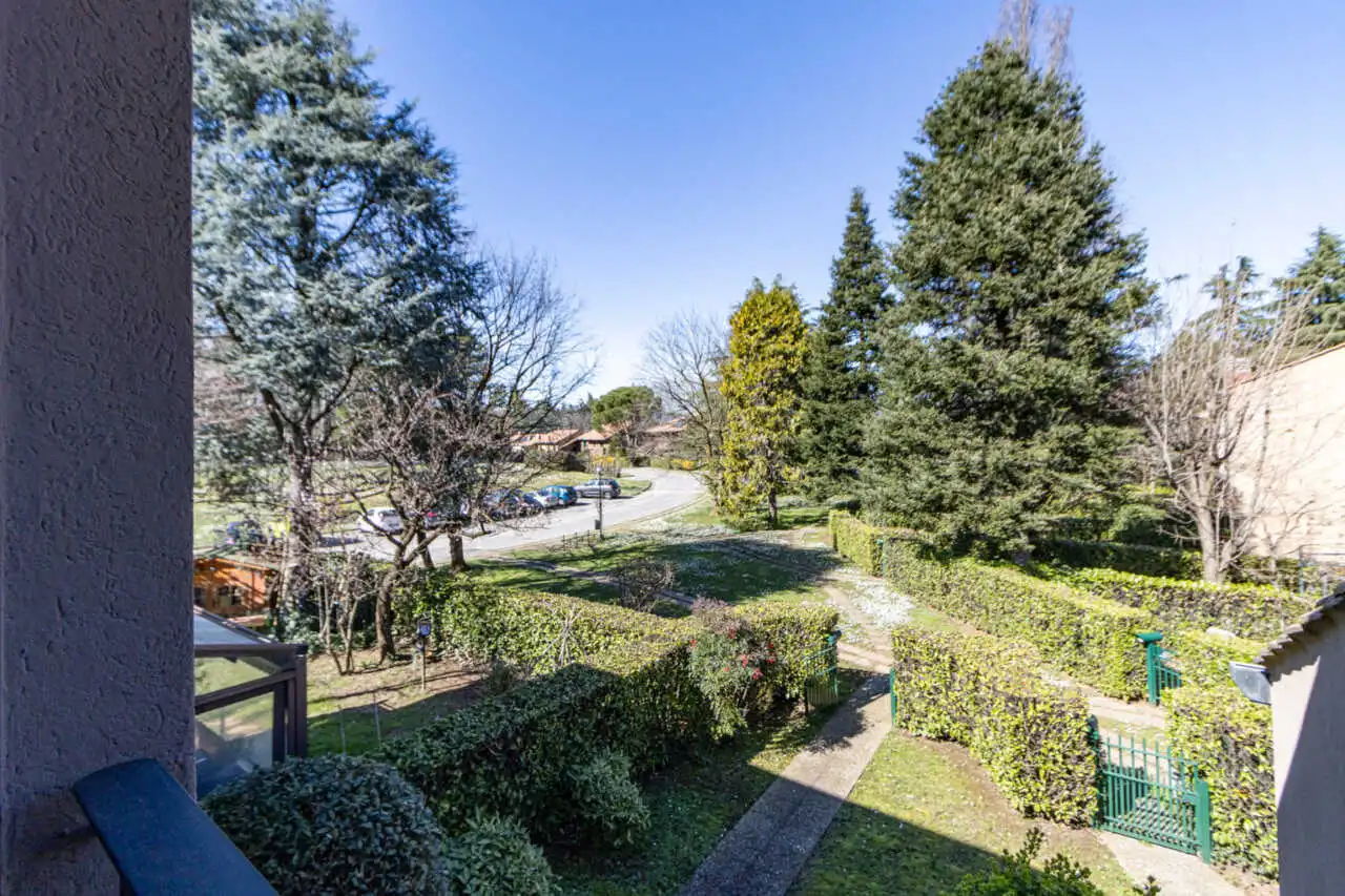 in-vendita-villa-a-schiera-a-lesmo-contesto-esclusivo-con-servizi-riservati-ai-residenti-immobiliare-milano-e-brianza-casa&style (34)