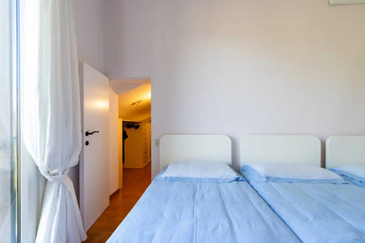 in-vendita-villa-a-schiera-a-lesmo-contesto-esclusivo-con-servizi-riservati-ai-residenti-immobiliare-milano-e-brianza-casa&style (40)