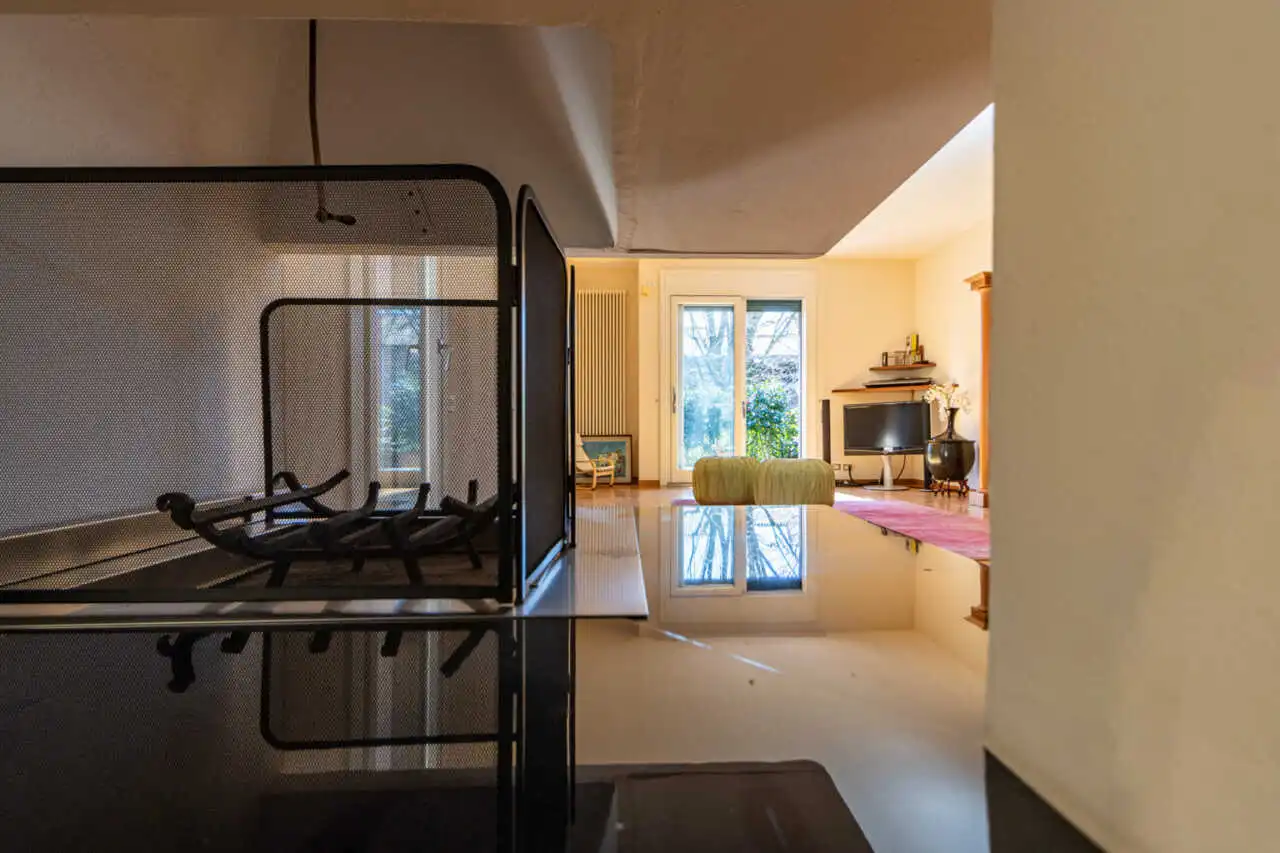 in-vendita-villa-a-schiera-a-lesmo-contesto-esclusivo-con-servizi-riservati-ai-residenti-immobiliare-milano-e-brianza-casa&style (6)