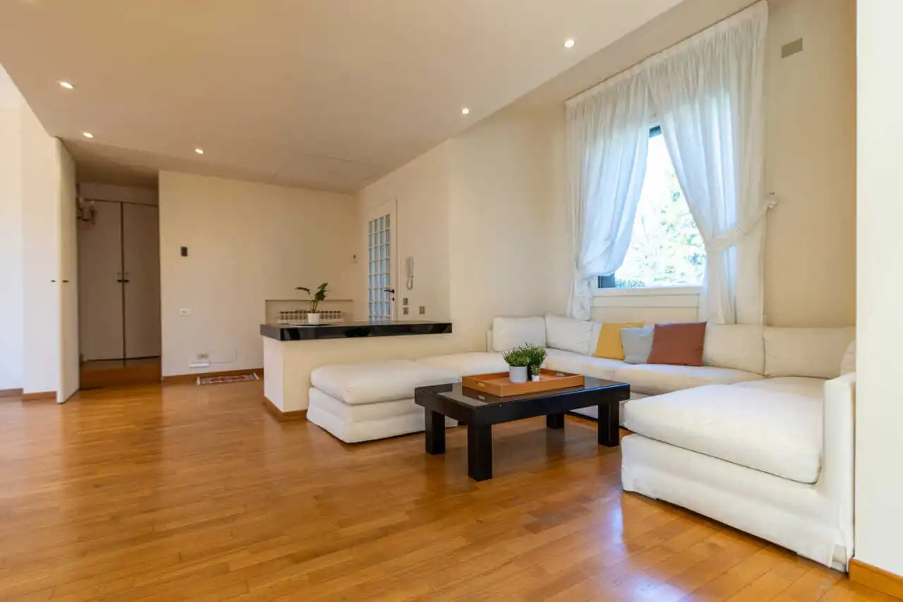 in-vendita-villa-a-schiera-a-lesmo-contesto-esclusivo-con-servizi-riservati-ai-residenti-immobiliare-milano-e-brianza-casa&style (9)