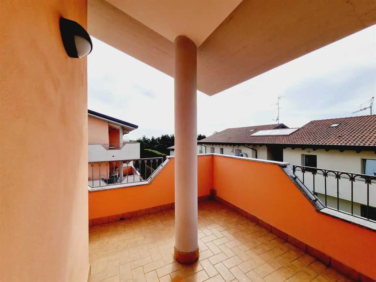 appartamento-in-vendita-a-bernareggio-ultimo-piano-immobiliare-milano-e-brianza-casa&style (5)
