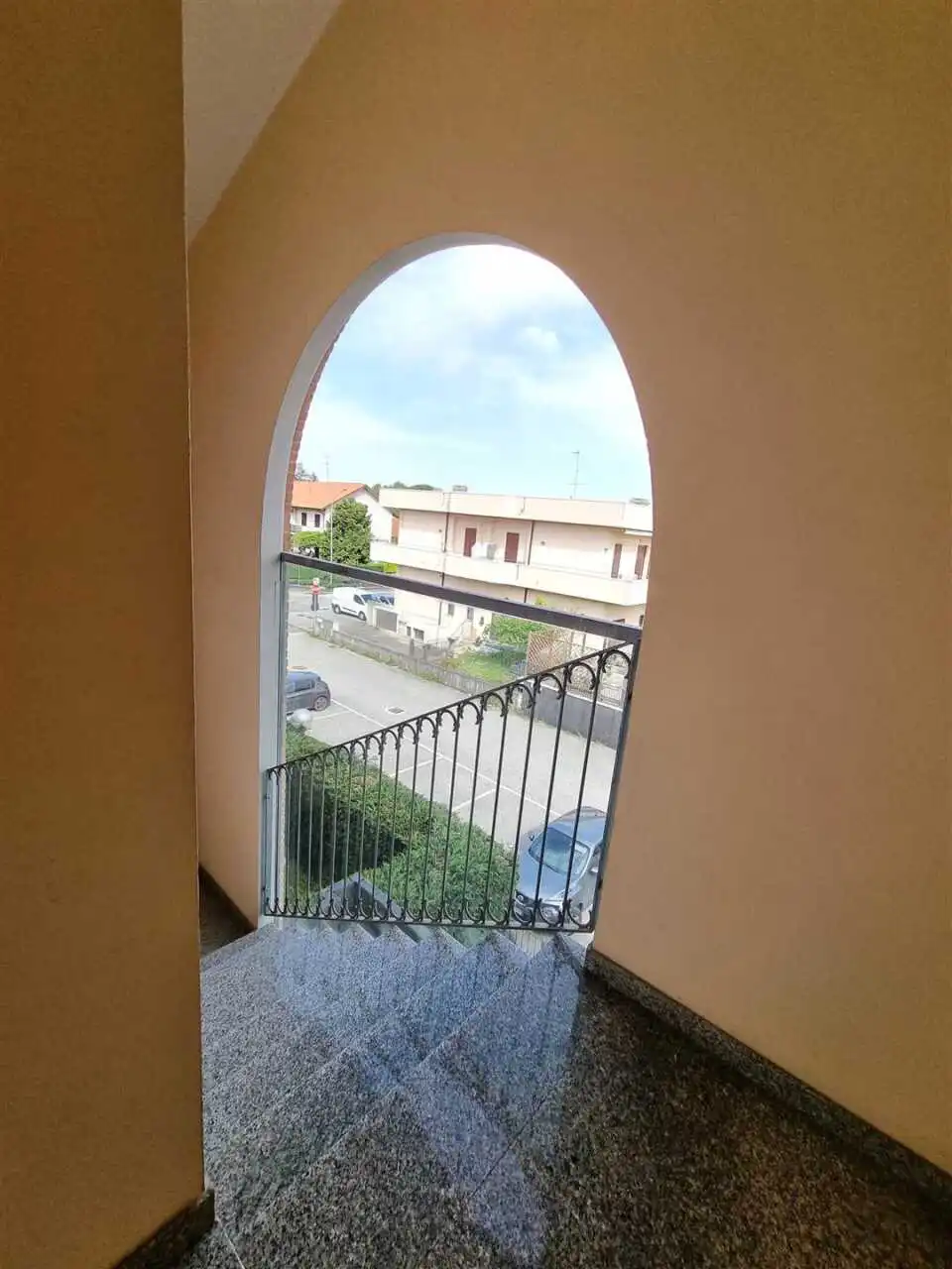 appartamento-in-vendita-a-bernareggio-ultimo-piano-immobiliare-milano-e-brianza-casa&style (7)