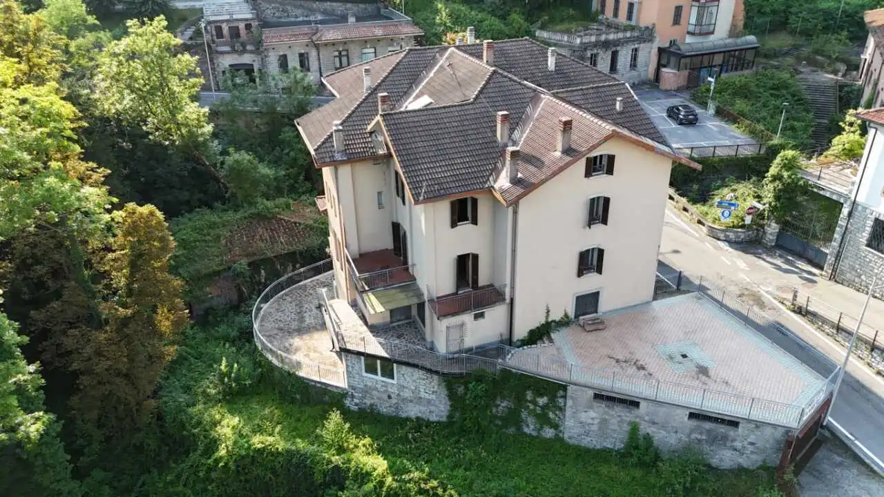 palazzina-in-vendita-a-gaverina-terme-valle-cavallina-bergamo-agenzia-immobiliare-Milano-Brianza-Casa&Style (13)