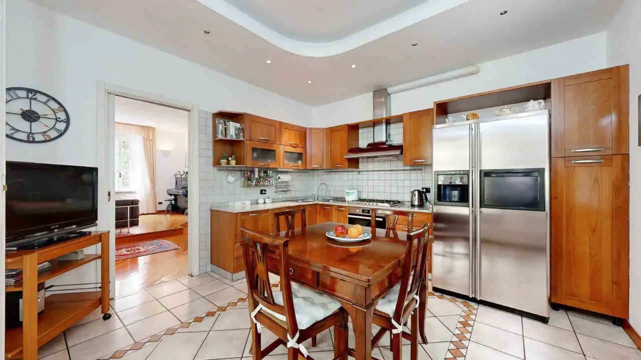 villa-singola-cusano-milanino-in-vendita-immobiliare-milano-e-brianza-casa&style (7)
