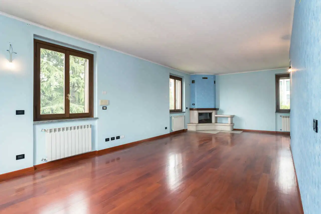 bellusco-casa-indipendente-con-2-appartamenti-e-area-edificabile-agenzia-immobiliare-milano-brianza-casa&style (10)