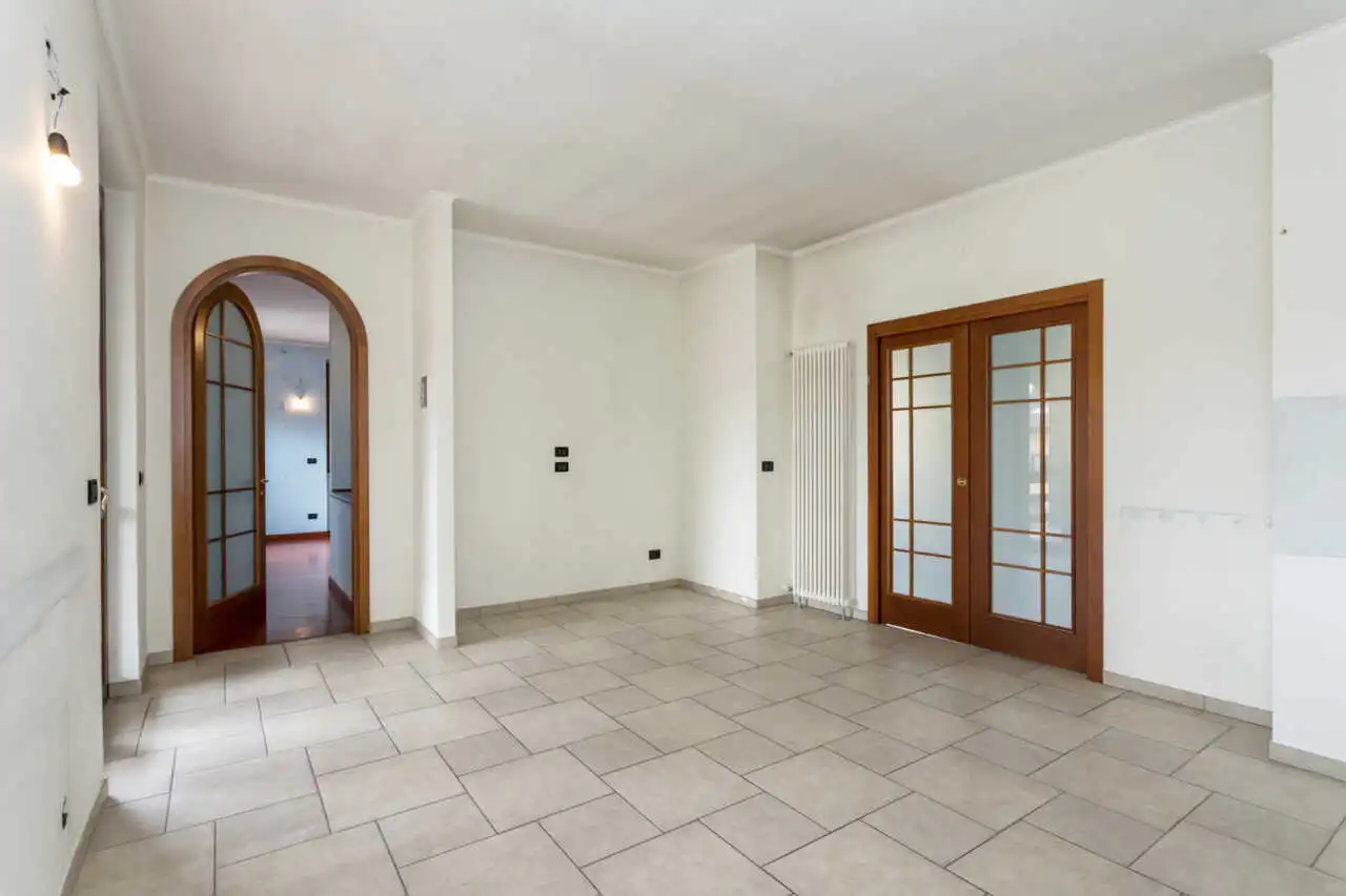 bellusco-casa-indipendente-con-2-appartamenti-e-area-edificabile-agenzia-immobiliare-milano-brianza-casa&style (12)