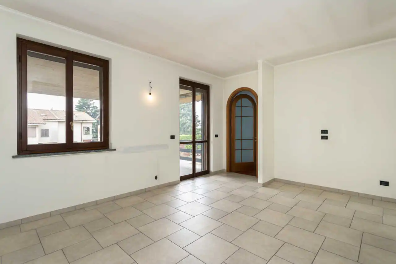 bellusco-casa-indipendente-con-2-appartamenti-e-area-edificabile-agenzia-immobiliare-milano-brianza-casa&style (13)