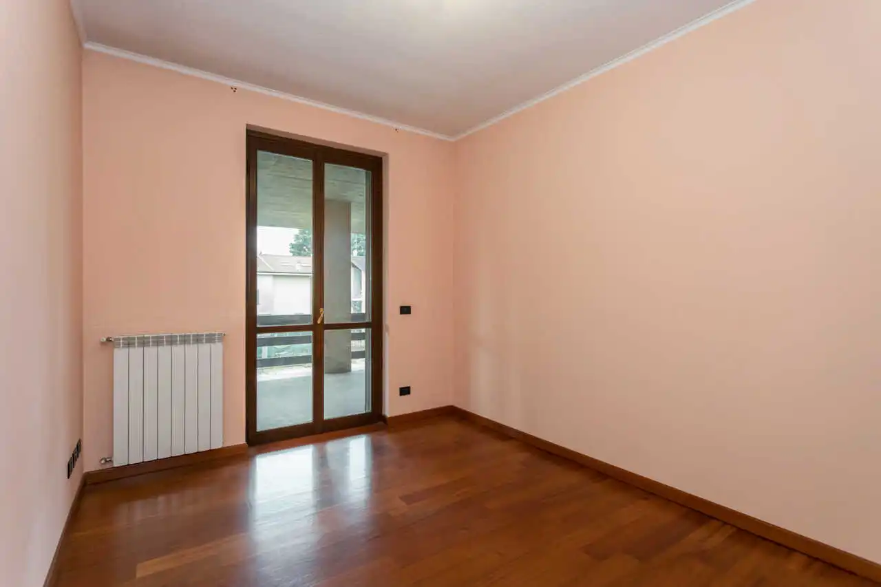 bellusco-casa-indipendente-con-2-appartamenti-e-area-edificabile-agenzia-immobiliare-milano-brianza-casa&style (14)