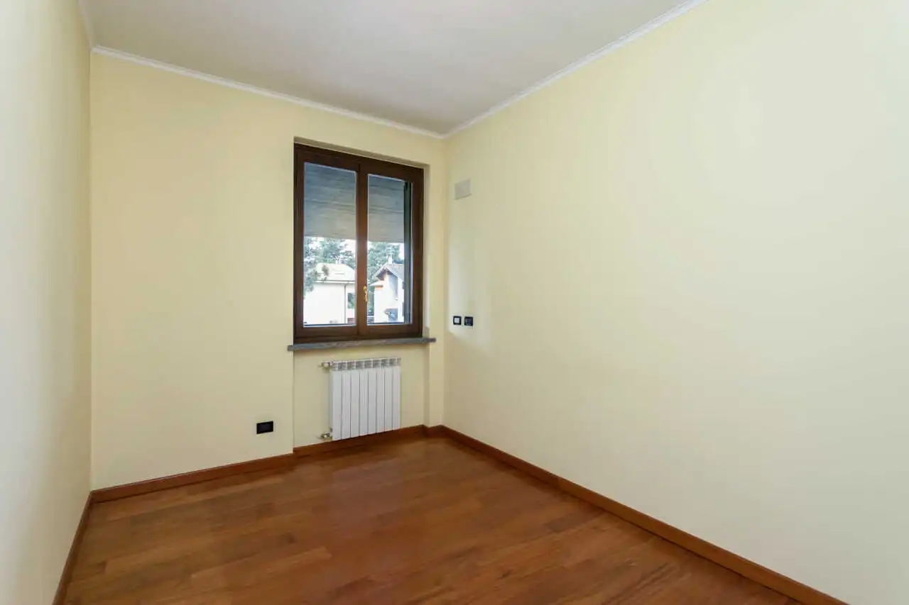 bellusco-casa-indipendente-con-2-appartamenti-e-area-edificabile-agenzia-immobiliare-milano-brianza-casa&style (16)