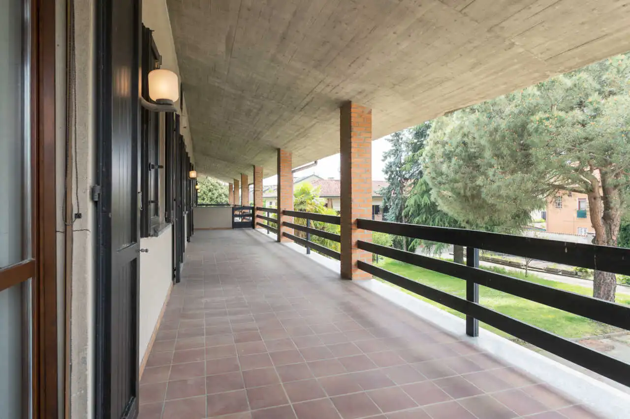 bellusco-casa-indipendente-con-2-appartamenti-e-area-edificabile-agenzia-immobiliare-milano-brianza-casa&style (2)