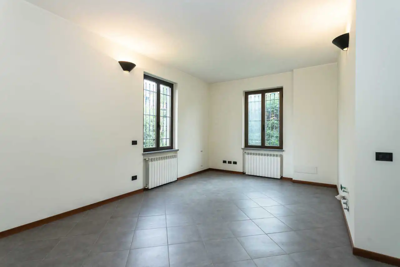 bellusco-casa-indipendente-con-2-appartamenti-e-area-edificabile-agenzia-immobiliare-milano-brianza-casa&style (4)