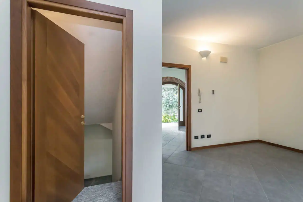 bellusco-casa-indipendente-con-2-appartamenti-e-area-edificabile-agenzia-immobiliare-milano-brianza-casa&style (5)