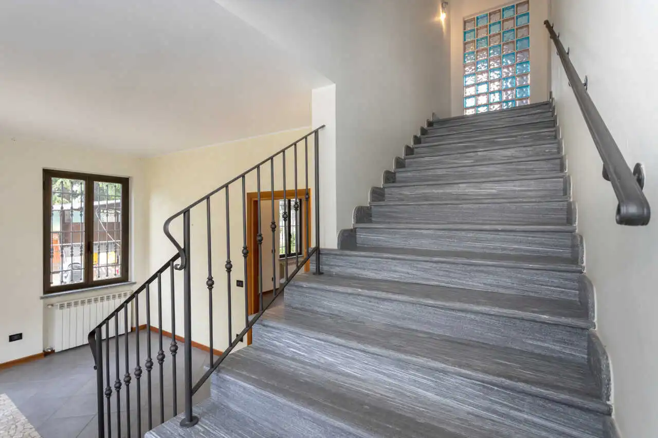 bellusco-casa-indipendente-con-2-appartamenti-e-area-edificabile-agenzia-immobiliare-milano-brianza-casa&style (6)