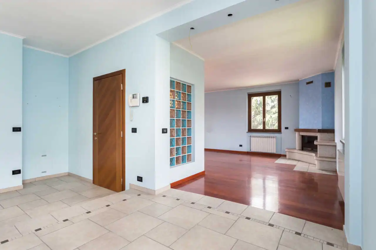 bellusco-casa-indipendente-con-2-appartamenti-e-area-edificabile-agenzia-immobiliare-milano-brianza-casa&style (7)