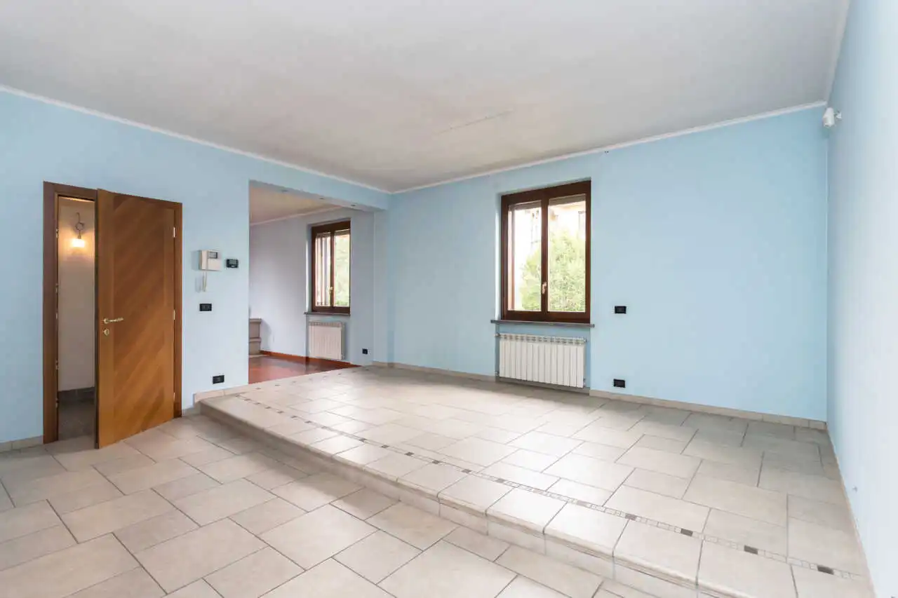 bellusco-casa-indipendente-con-2-appartamenti-e-area-edificabile-agenzia-immobiliare-milano-brianza-casa&style (8)