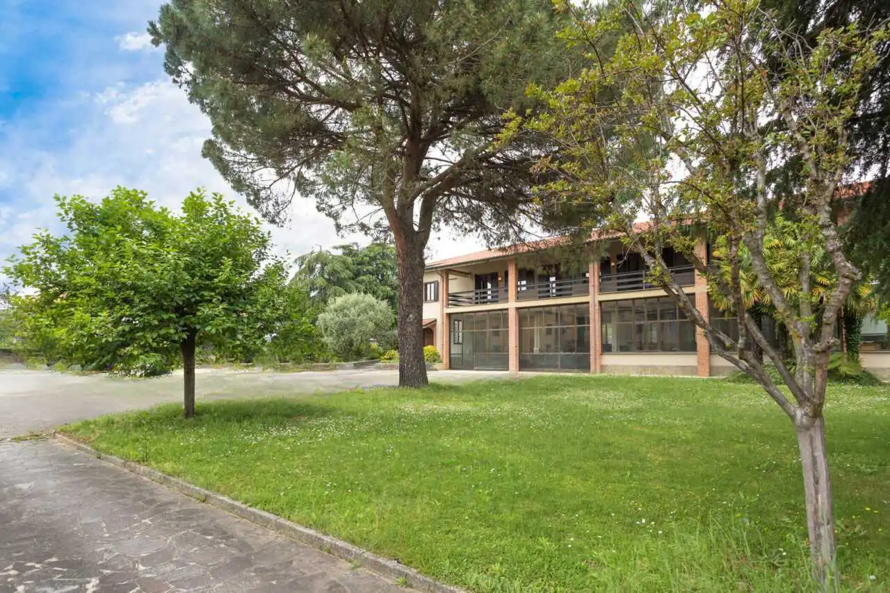 bellusco-casa-indipendente-con-2-appartamenti-e-area-edificabile-agenzia-immobiliare-milano-brianza-casa&style (9)