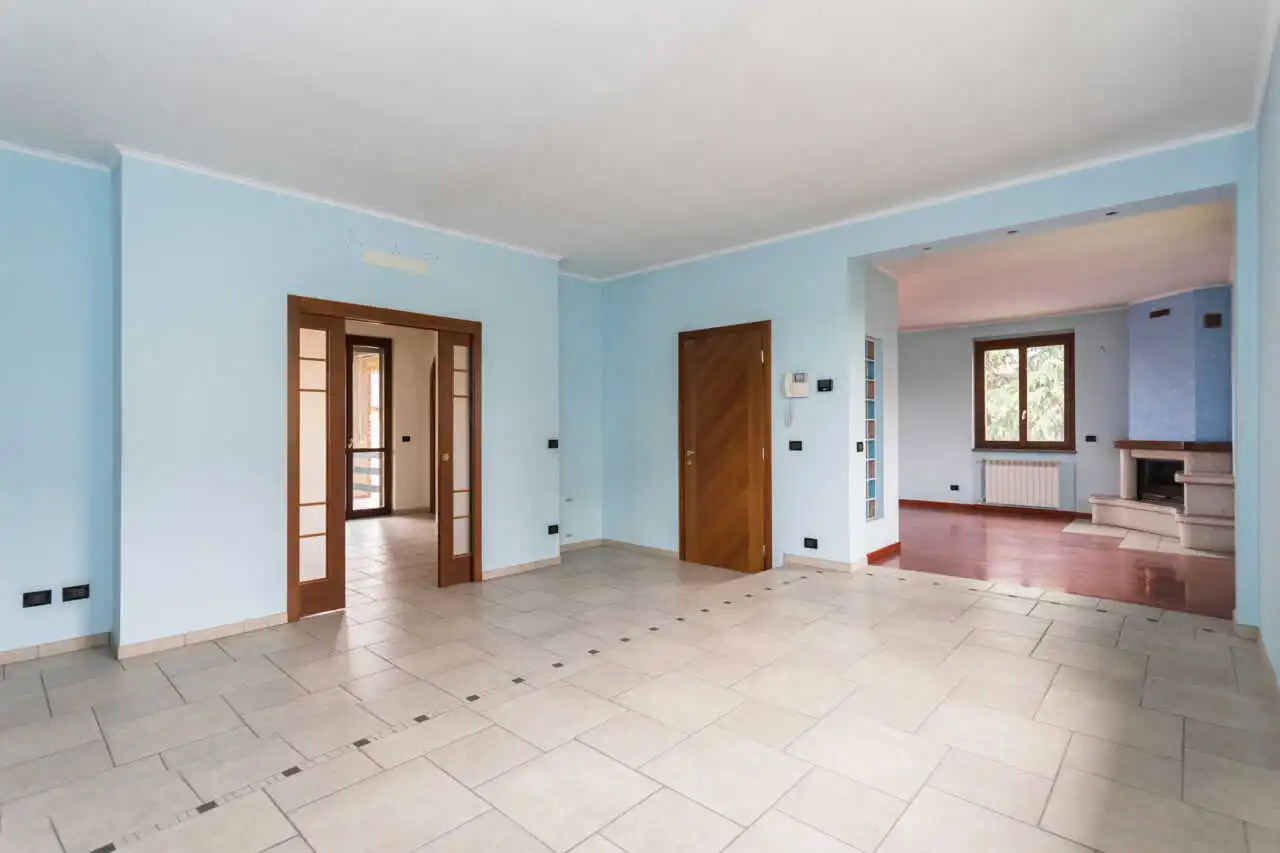 bellusco-casa-indipendente-con-2-appartamenti-e-area-edificabile-agenzia-immobiliare-milano-brianza-casa&style (9)