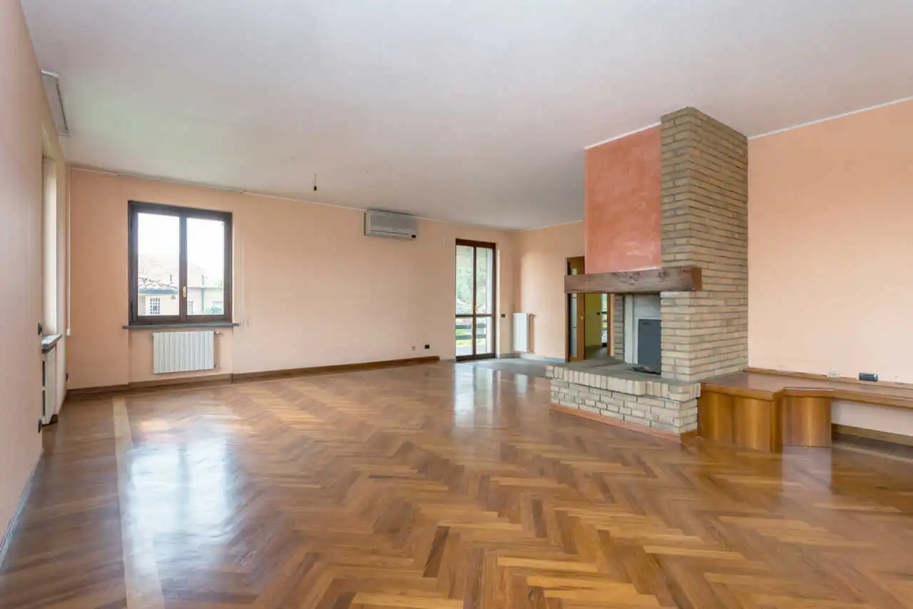 in-vendita-a-bellusco-proprieta-con-2-appartamenti-giardino-deposito (2)