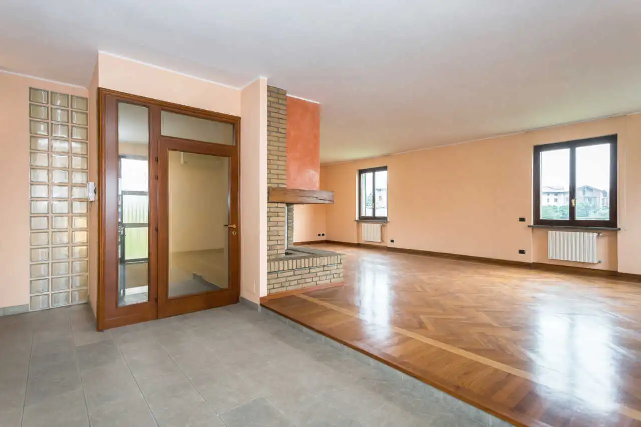 in-vendita-a-bellusco-proprieta-con-2-appartamenti-giardino-deposito-agenzia-immobiliare-milano-brianza-casa&style (1)