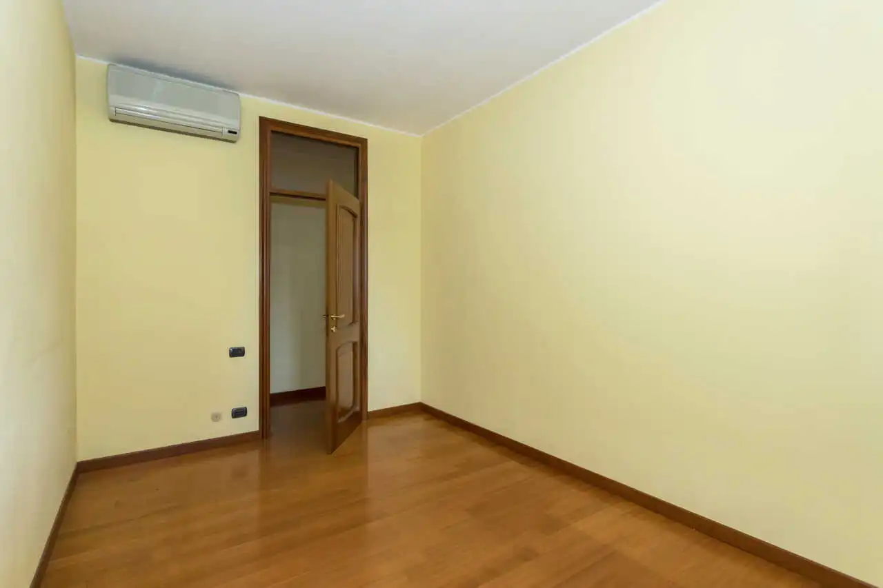 in-vendita-a-bellusco-proprieta-con-2-appartamenti-giardino-deposito-agenzia-immobiliare-milano-brianza-casa&style (10)