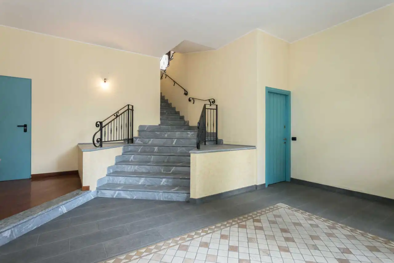 in-vendita-a-bellusco-proprieta-con-2-appartamenti-giardino-deposito-agenzia-immobiliare-milano-brianza-casa&style (19)