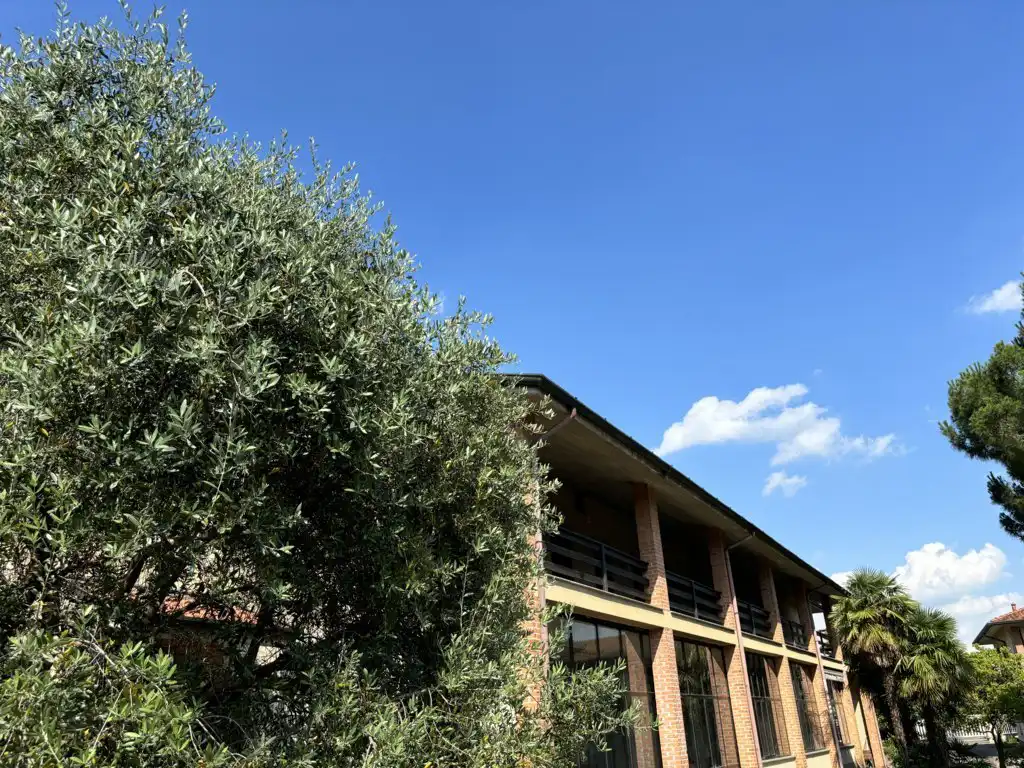 in-vendita-a-bellusco-proprieta-con-2-appartamenti-giardino-deposito-agenzia-immobiliare-milano-brianza-casa&style (2)