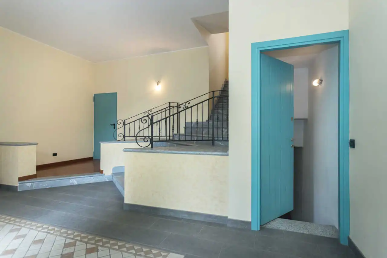 in-vendita-a-bellusco-proprieta-con-2-appartamenti-giardino-deposito-agenzia-immobiliare-milano-brianza-casa&style (20)