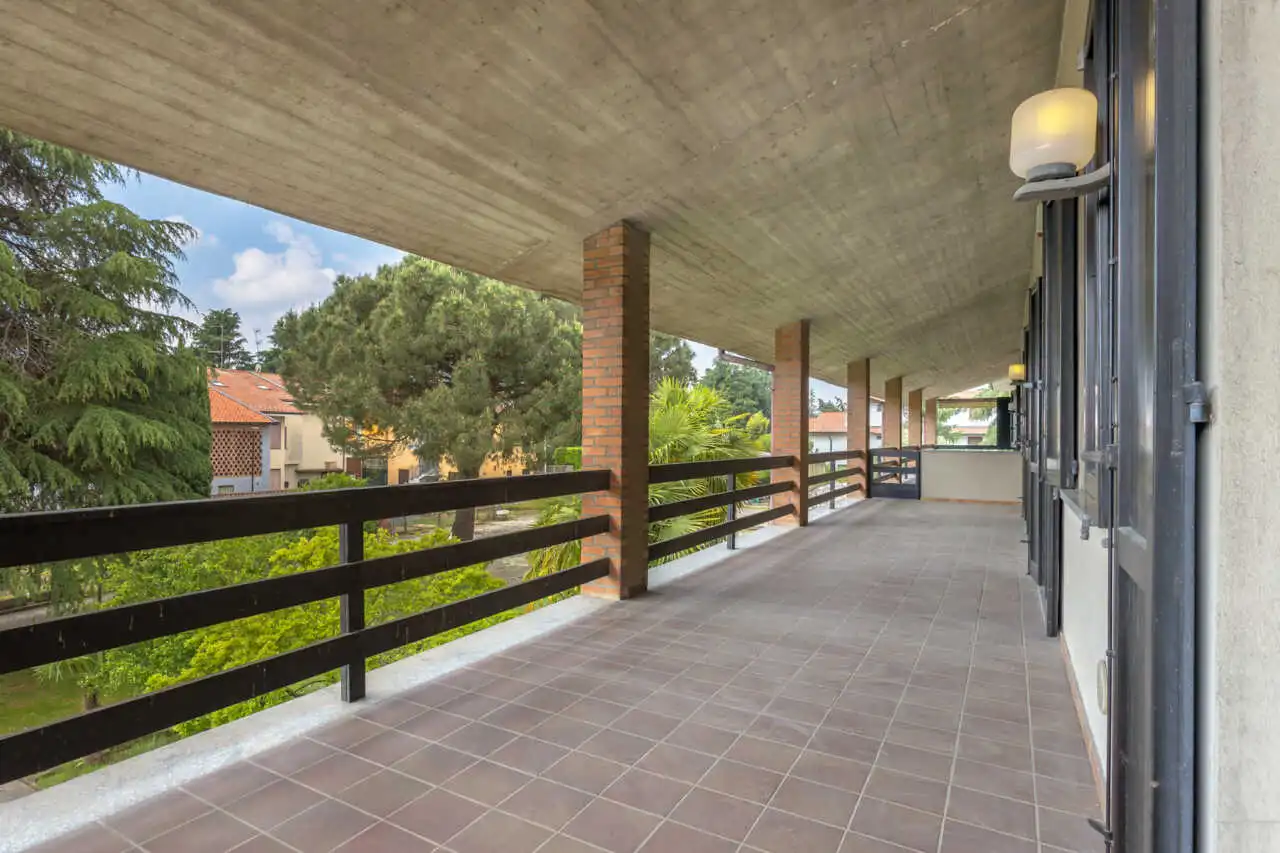 in-vendita-a-bellusco-proprieta-con-2-appartamenti-giardino-deposito-agenzia-immobiliare-milano-brianza-casa&style (4)