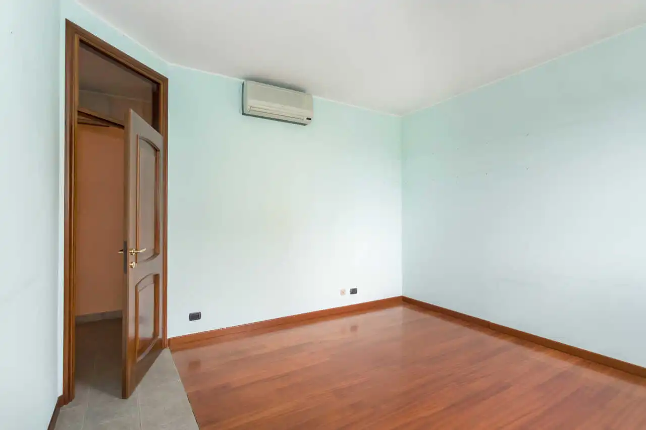 in-vendita-a-bellusco-proprieta-con-2-appartamenti-giardino-deposito-agenzia-immobiliare-milano-brianza-casa&style (6)