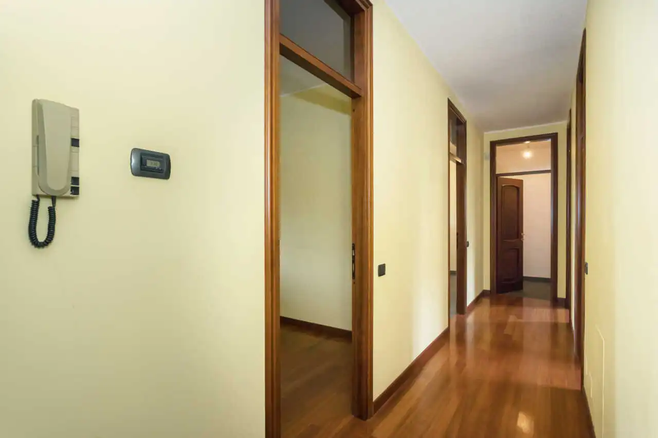 in-vendita-a-bellusco-proprieta-con-2-appartamenti-giardino-deposito-agenzia-immobiliare-milano-brianza-casa&style (8)