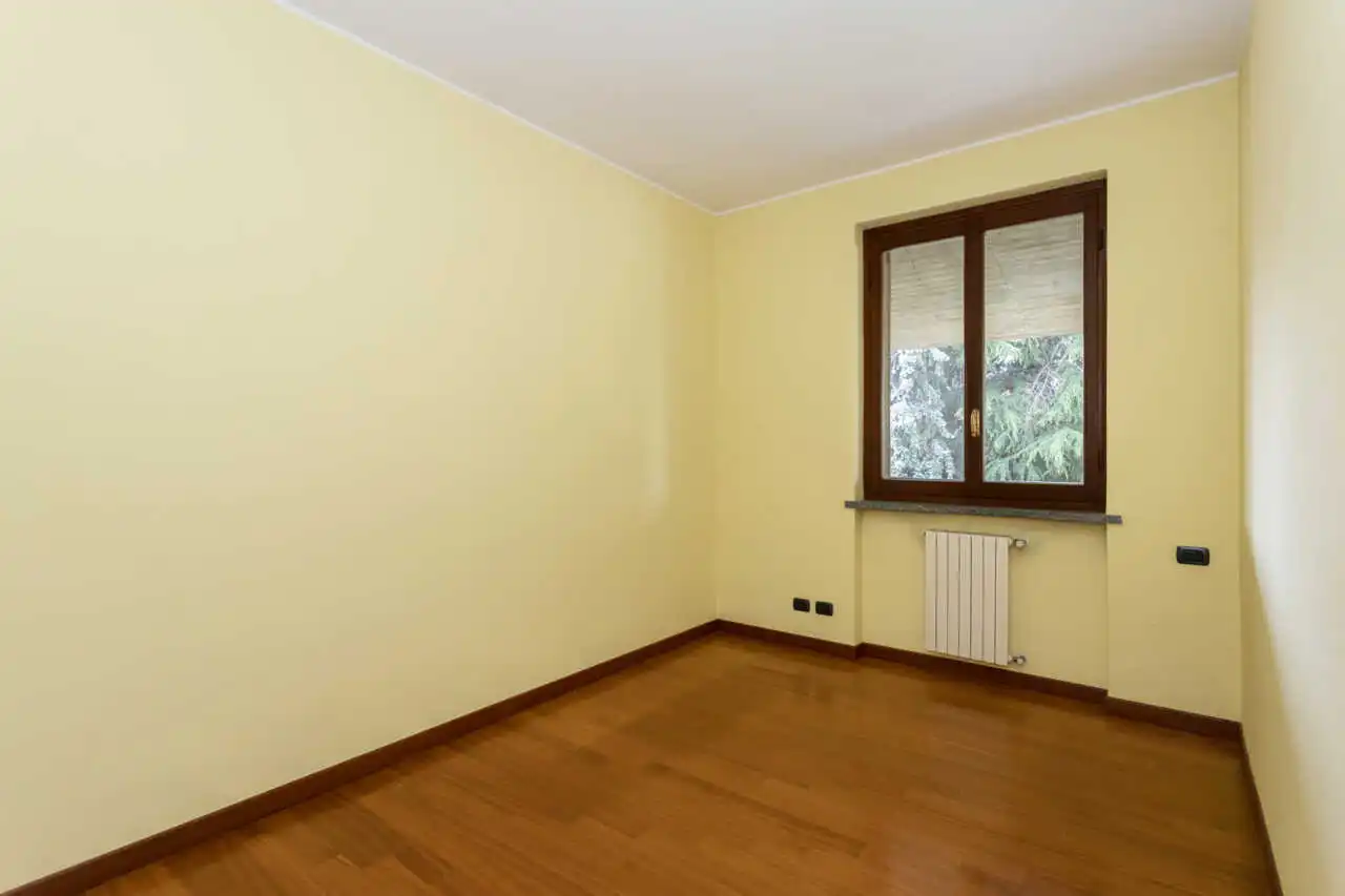 in-vendita-a-bellusco-proprieta-con-2-appartamenti-giardino-deposito-agenzia-immobiliare-milano-brianza-casa&style (9)