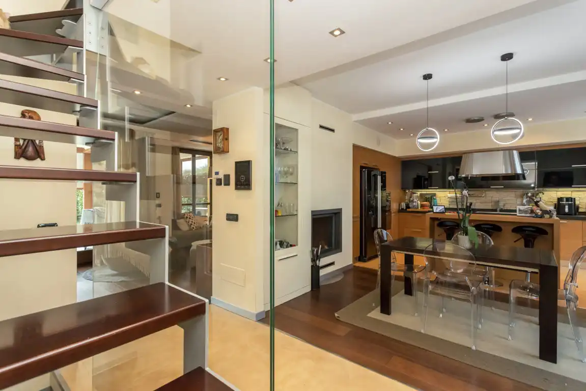 splendida-villa-con-piscina-in-vendita-a-usmate-velate-agenzia-immobiliare-milano-brianza-casa&style (10)