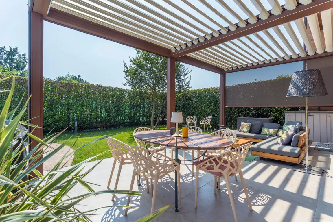splendida-villa-con-piscina-in-vendita-a-usmate-velate-agenzia-immobiliare-milano-brianza-casa&style (21)