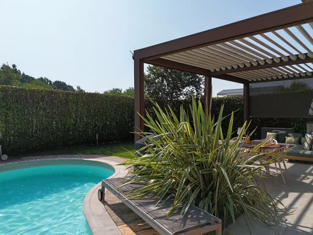 splendida-villa-con-piscina-in-vendita-a-usmate-velate-agenzia-immobiliare-milano-brianza-casa&style (29)