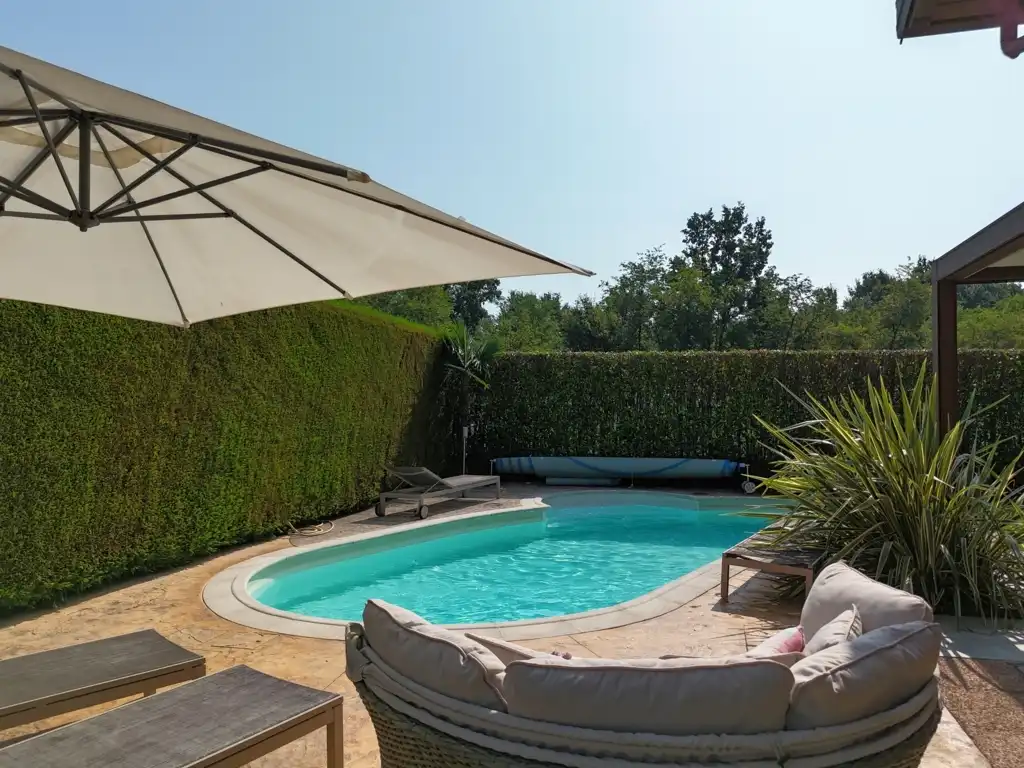 splendida-villa-con-piscina-in-vendita-a-usmate-velate-agenzia-immobiliare-milano-brianza-casa&style (41)