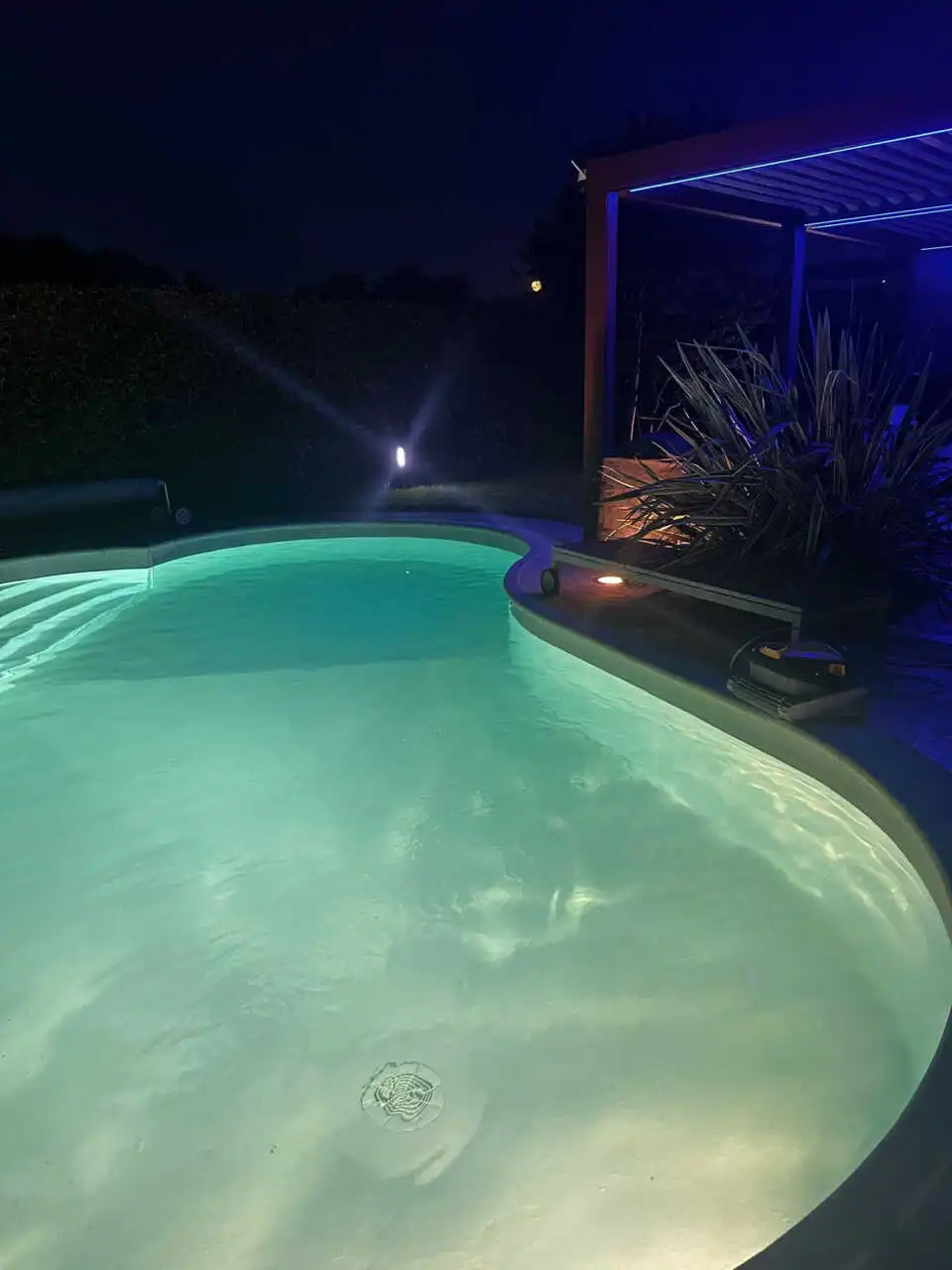 splendida-villa-con-piscina-in-vendita-a-usmate-velate-agenzia-immobiliare-milano-brianza-casa&style
