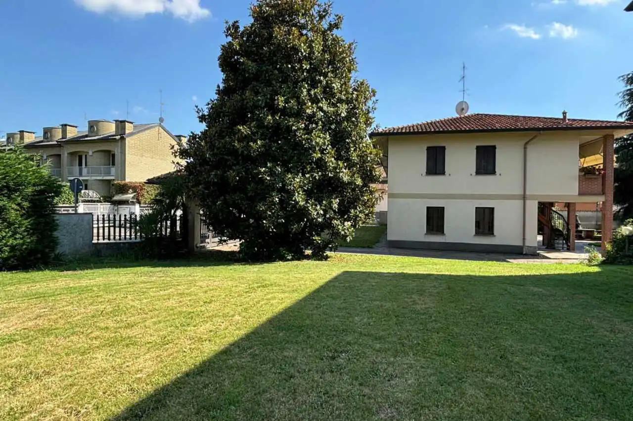 vendita-bellusco-palazzina-terra-cielo-agenzia-immobiliare-milano-brianza-casa&style (12)