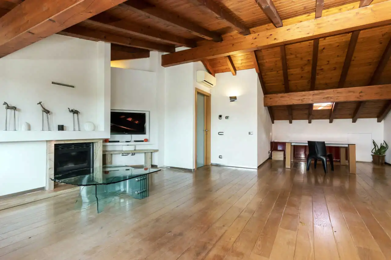splendida-villa-con-piscina-in-vendita-a-usmate-velate-agenzia-immobiliare-milano-brianza-casa&style 21