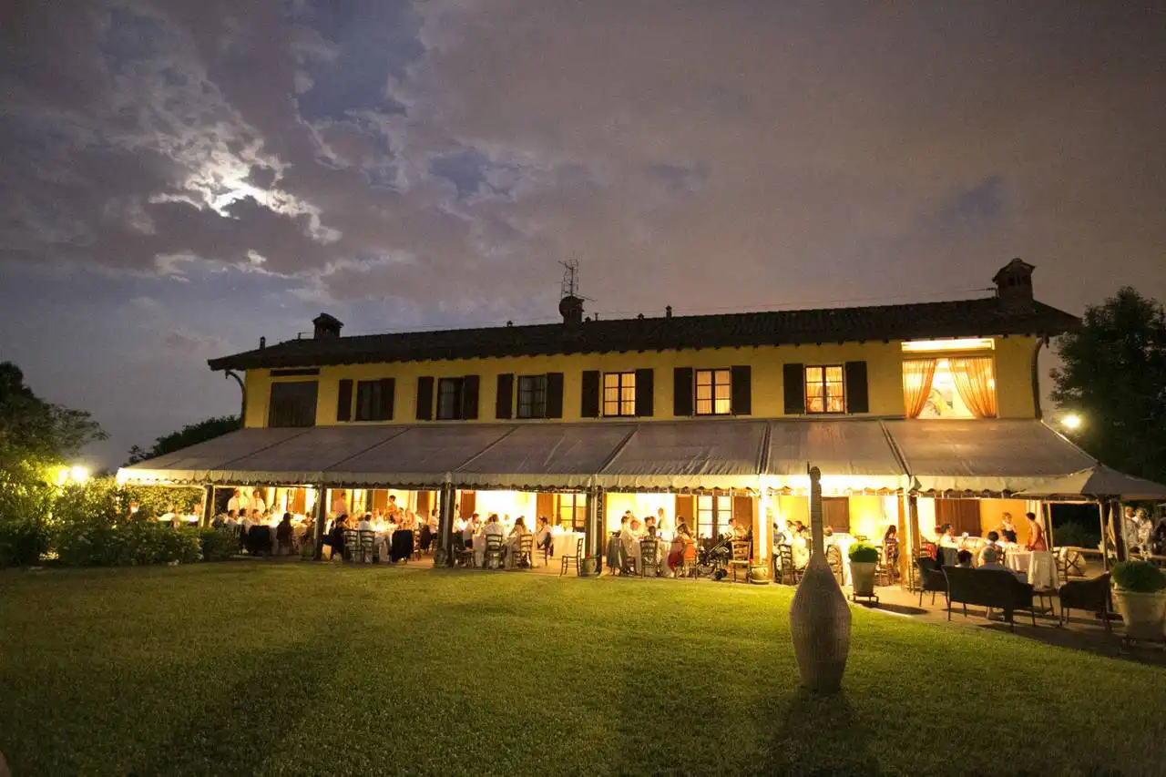 Cascina ristrutturata in vendita a Osnago in Brianza (2)