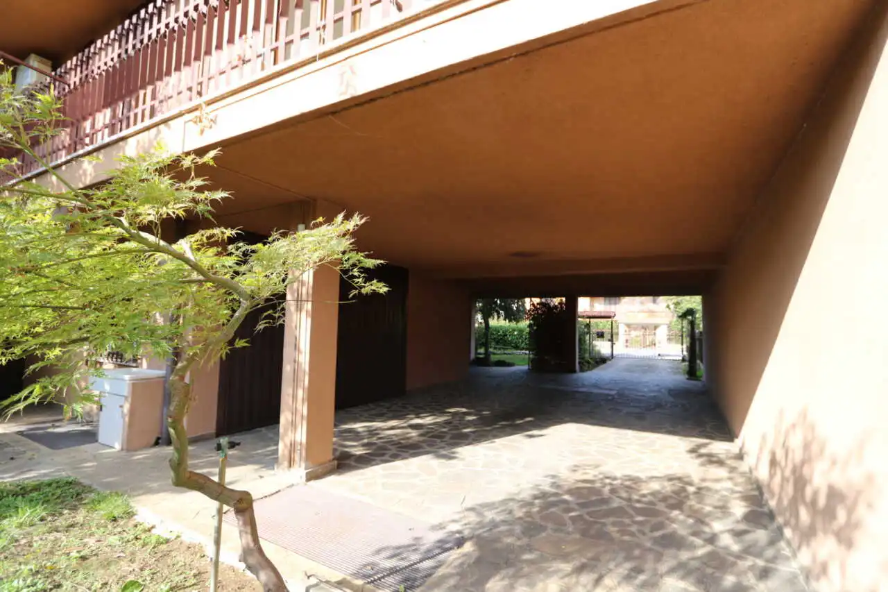 villa-in-vendita-a-concorezzo-agenzia-immobiliare-milano-e-brianza-casa&style (3)
