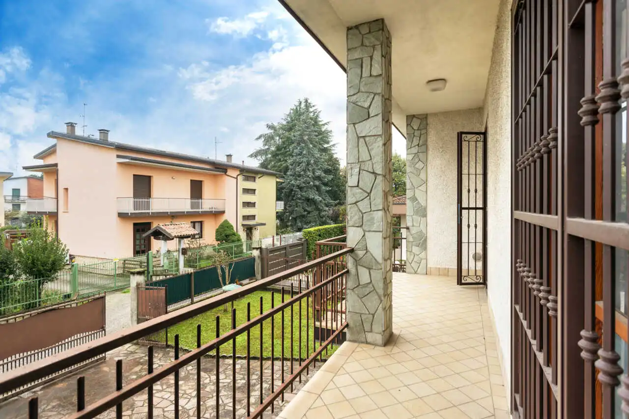 villa-cornate-d-adda-vendita-agenzia-immobiliare-milano-e-brianza-casa&style-23
