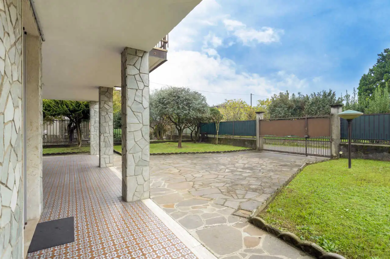 villa-cornate-d-adda-vendita-agenzia-immobiliare-milano-e-brianza-casa&style-4